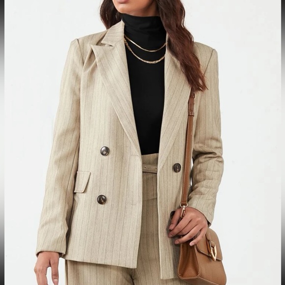 Boho casual high neck fitted top - Picture 7 of 15